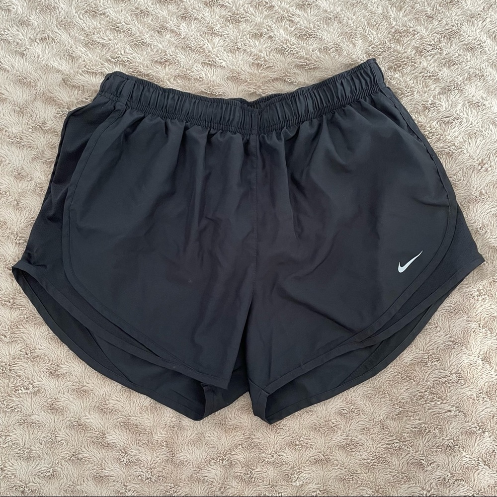 Black Nike shorts